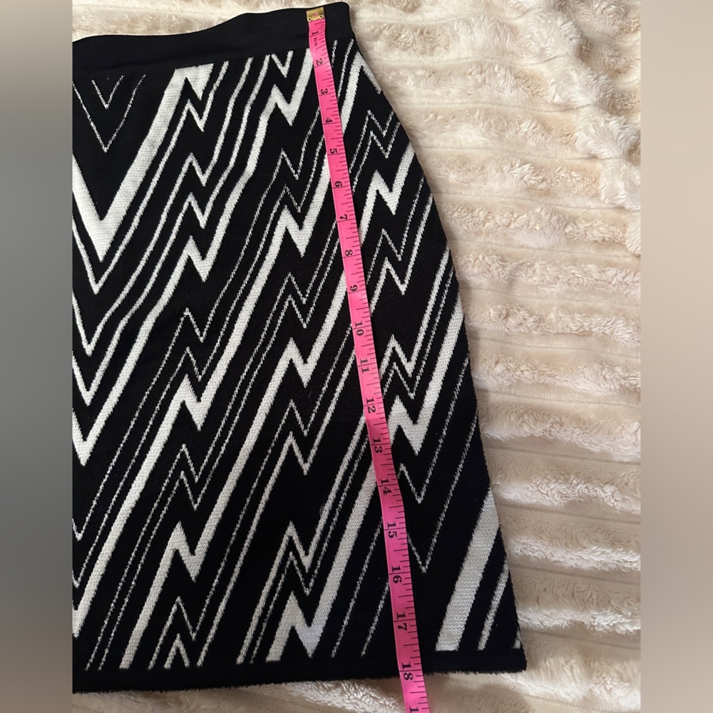 New Balmain Monochrome Zigzag Mini Skirt Size 46 - Picture 9 of 11